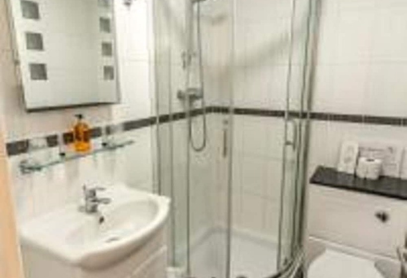 فندق The Douglas