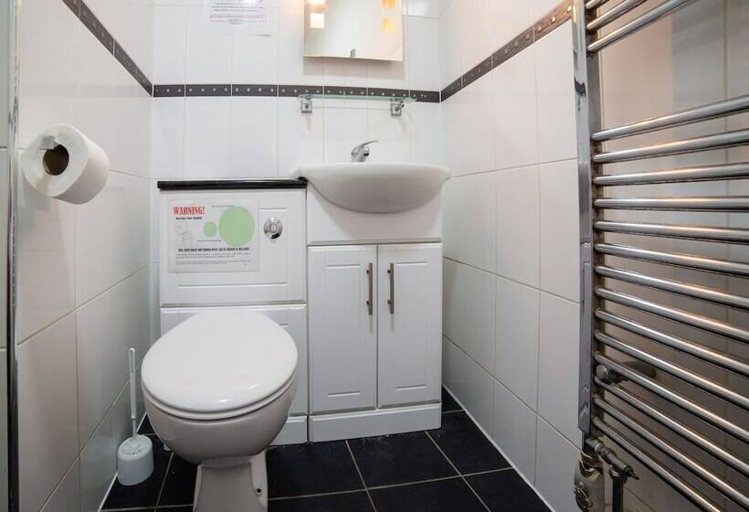 فندق The Douglas