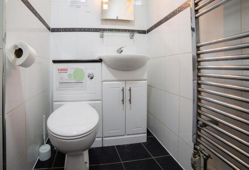 فندق The Douglas