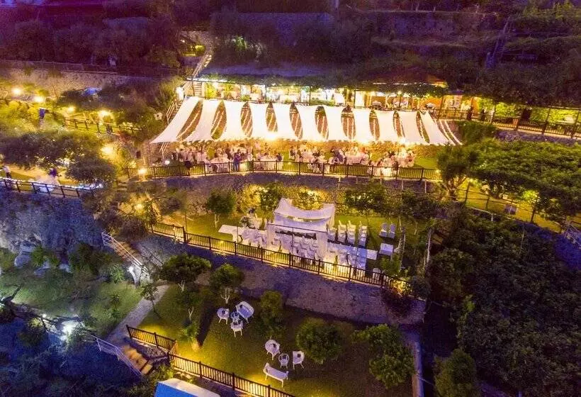 Отель Costa Diva