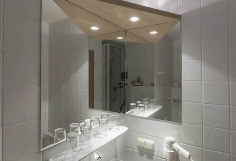 בית מלון כפרי Near By