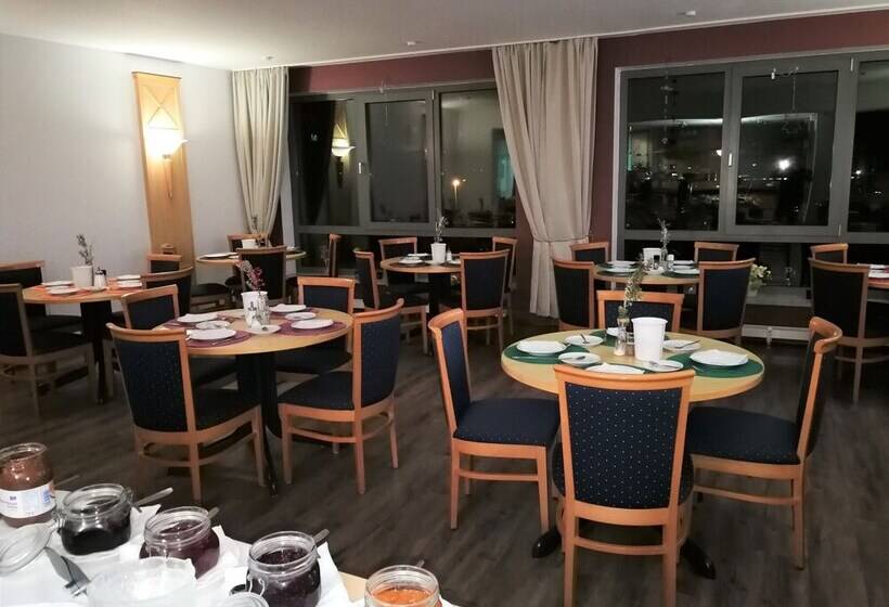 בית מלון כפרי Near By