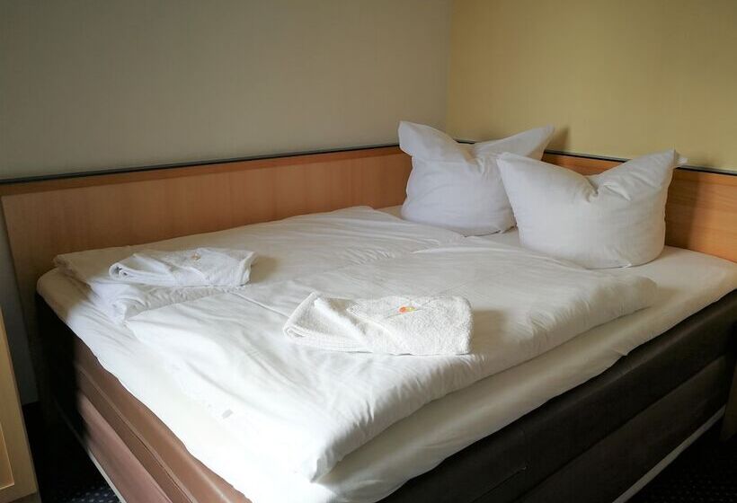 בית מלון כפרי Near By