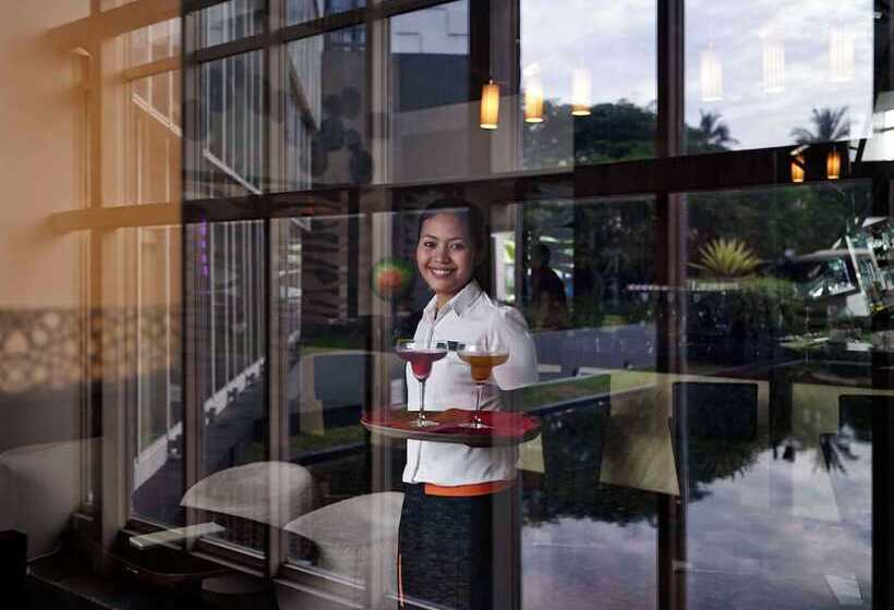 فندق Pullman Bali Legian Beach