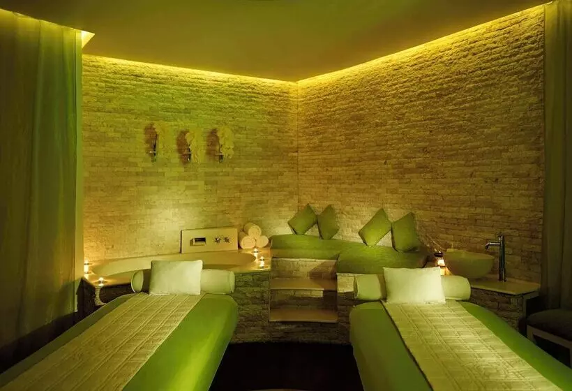 호텔 Pullman Bali Legian Beach