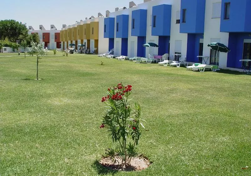 Отель Quintinha Village