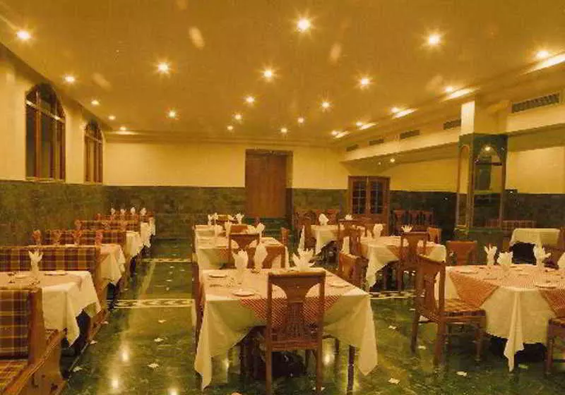 호텔 Raj Vilas Place