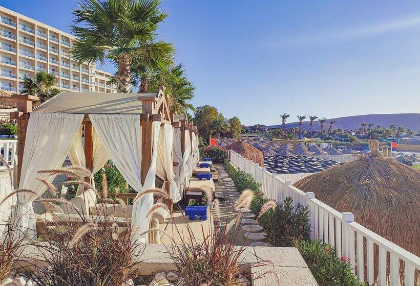 فندق Design Plus Seya Beach