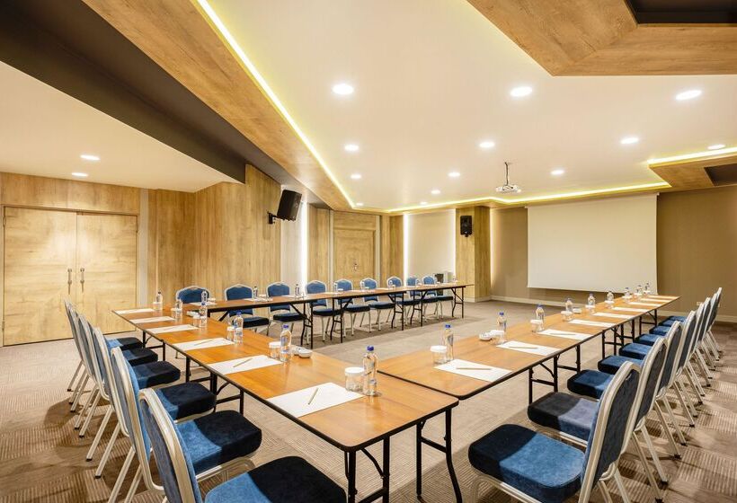 فندق Design Plus Seya Beach