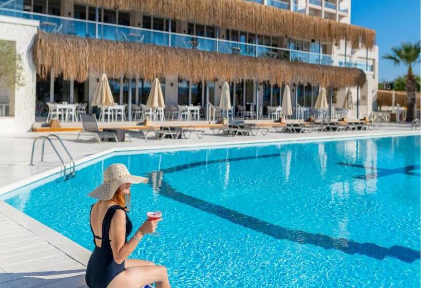 فندق Design Plus Seya Beach