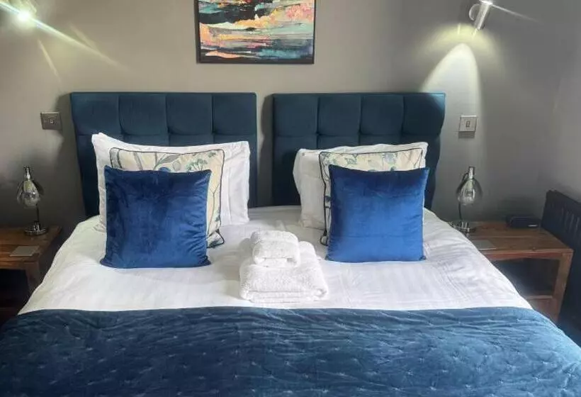 בית מלון כפרי The Red Lion