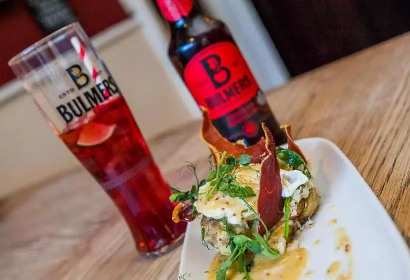 בית מלון כפרי The Red Lion