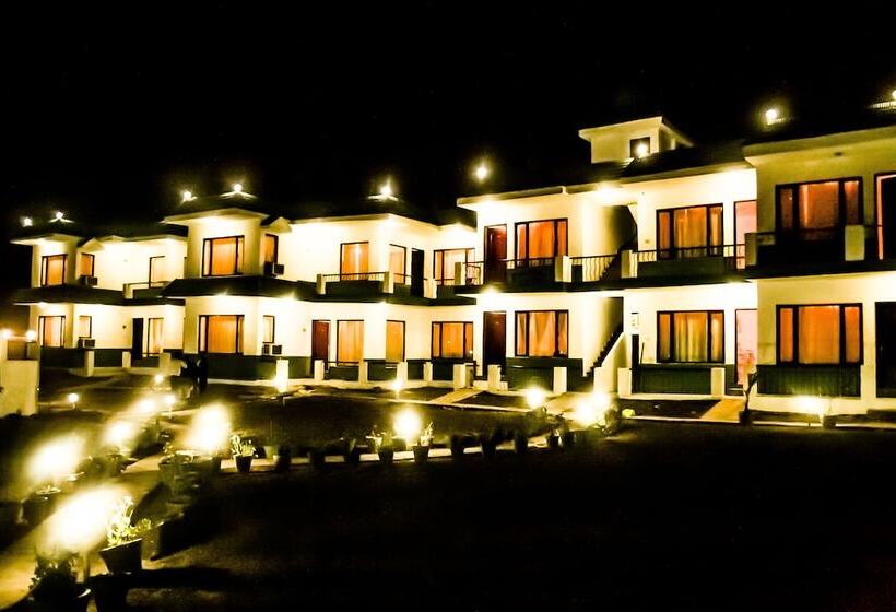 Отель Van Durga Villas & Suites