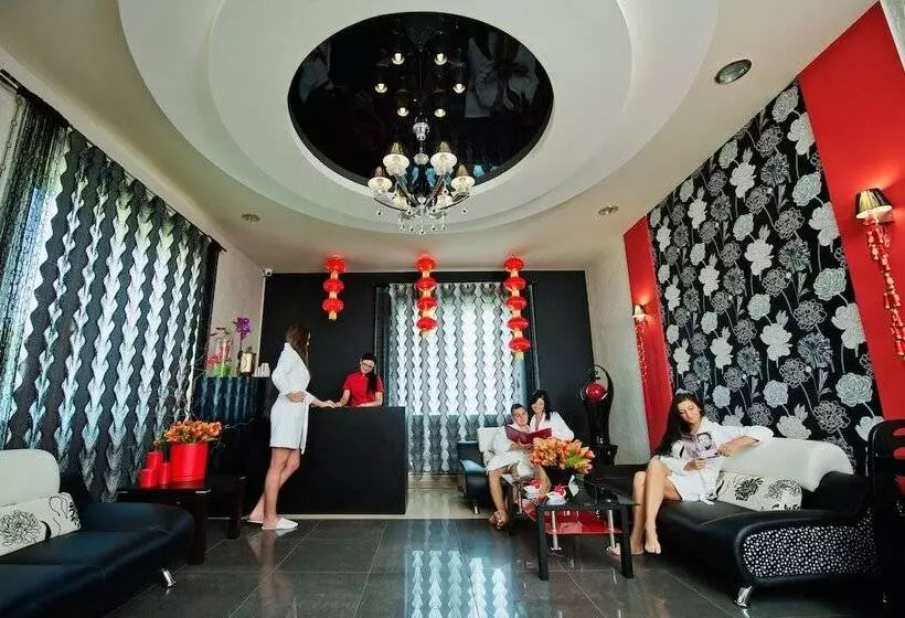 Royal Park Hotel & Spa