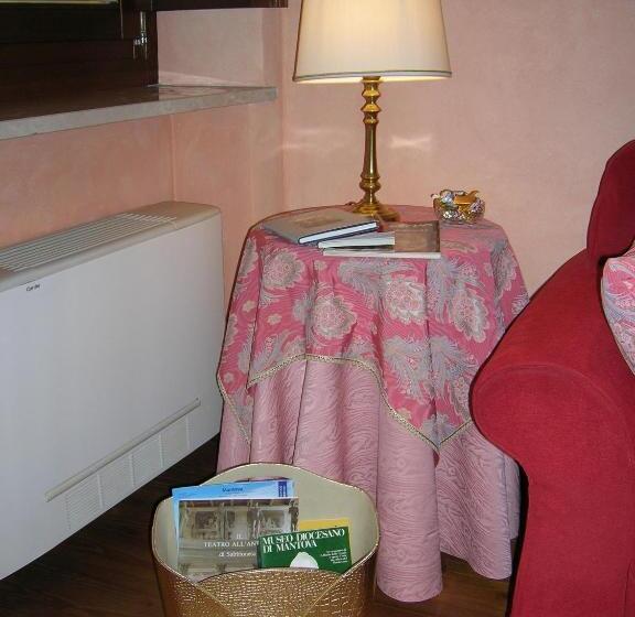 住宿加早餐  La Cervetta