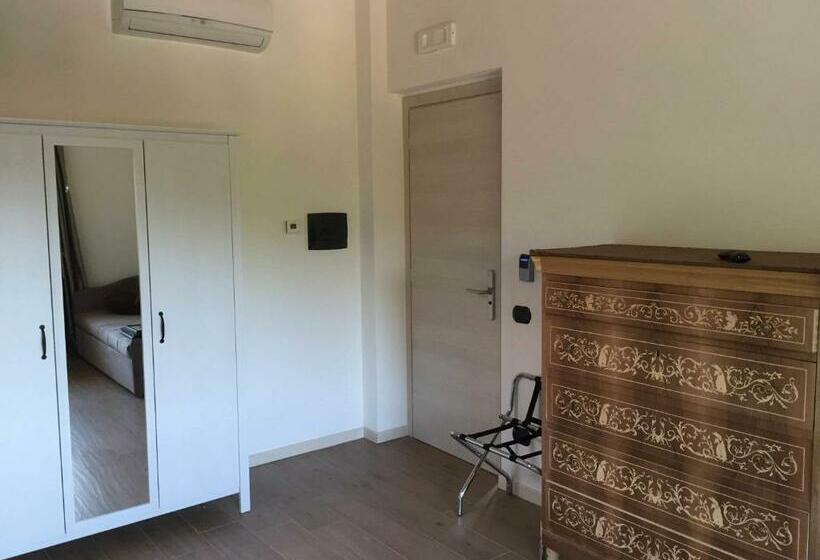 Bed and Breakfast La Villa Bianca Guest House