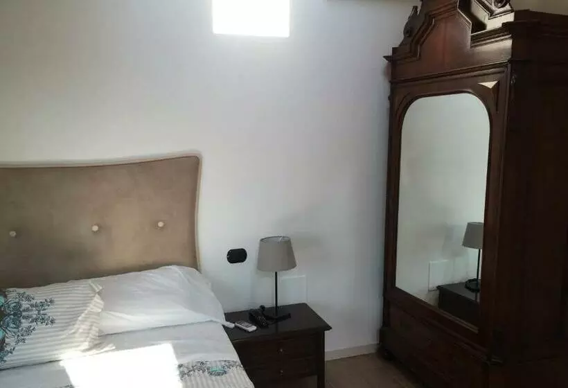 ベッドアンドブレックファースト La Villa Bianca Guest House