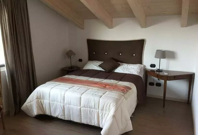 ベッドアンドブレックファースト La Villa Bianca Guest House