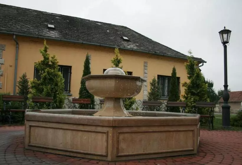 ペンション Fontana Vendégház