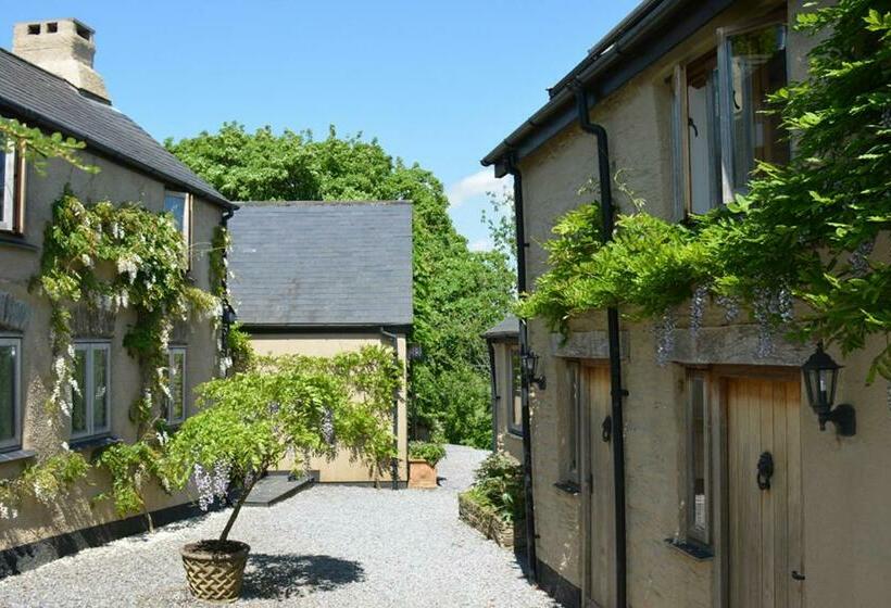 Bed and Breakfast Kerswell Farmhouse