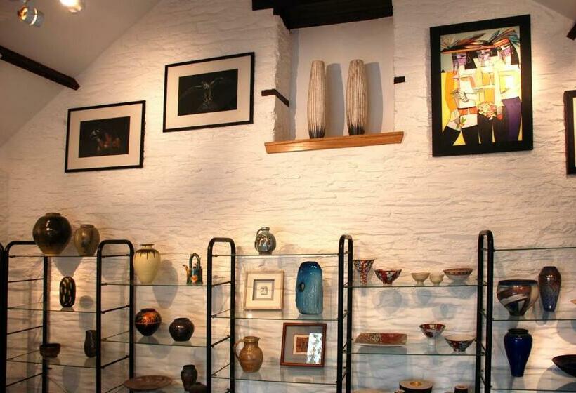 Bed and Breakfast Kerswell Farmhouse