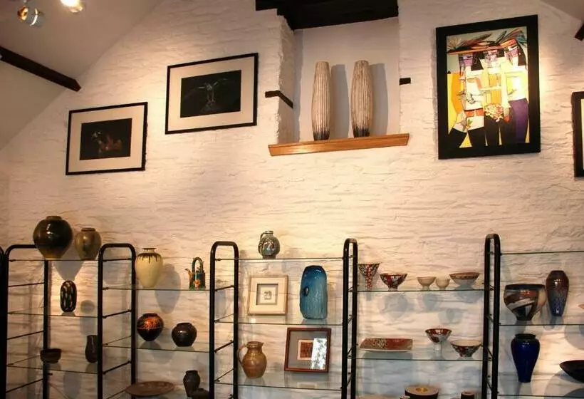 Aamiaismajoitus (B&B) Kerswell Farmhouse