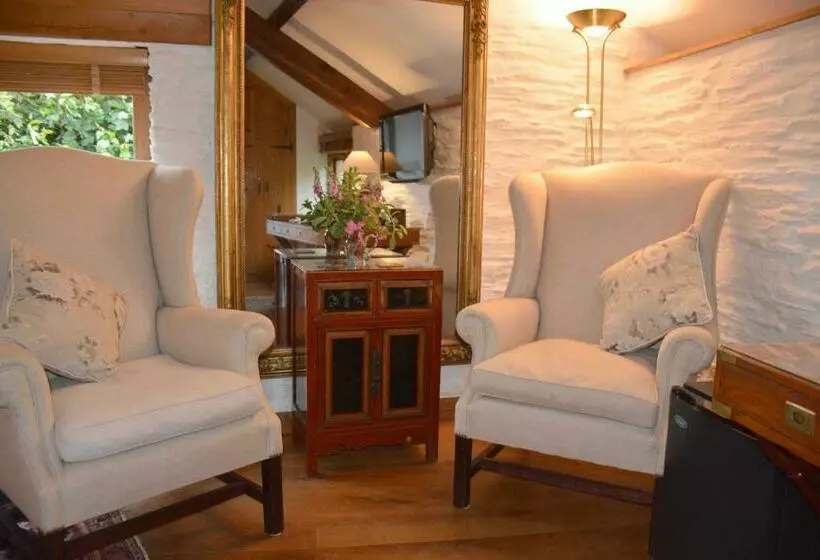 Aamiaismajoitus (B&B) Kerswell Farmhouse