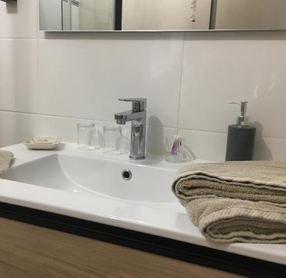 ベッドアンドブレックファースト La Commanderie