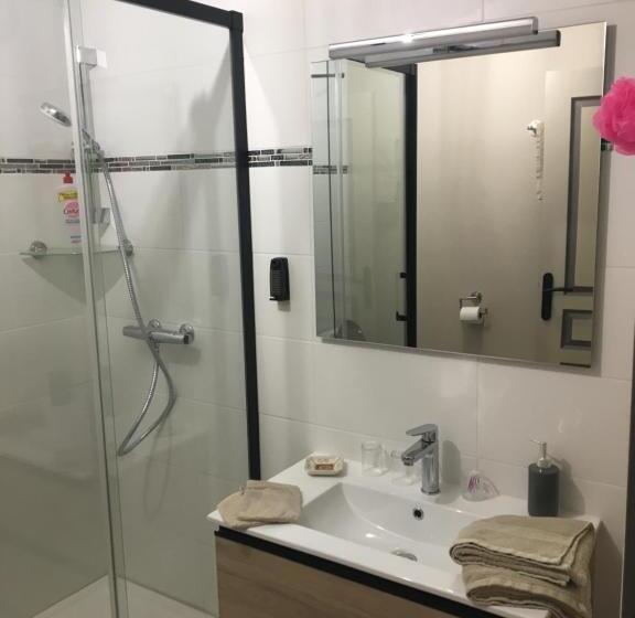 ベッドアンドブレックファースト La Commanderie