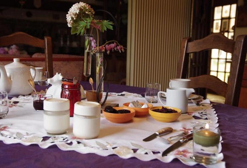 ベッドアンドブレックファースト La Commanderie