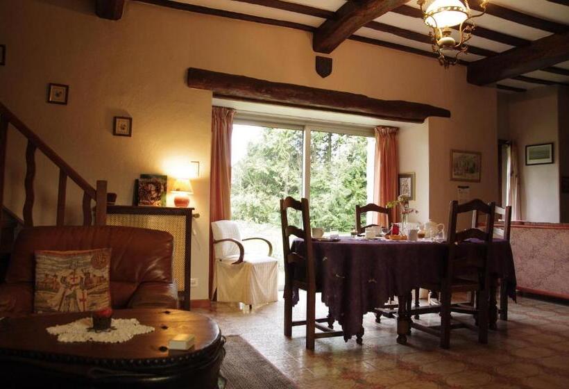 ベッドアンドブレックファースト La Commanderie