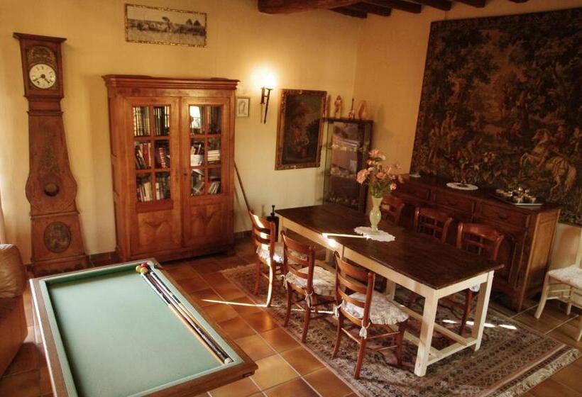 ベッドアンドブレックファースト La Commanderie