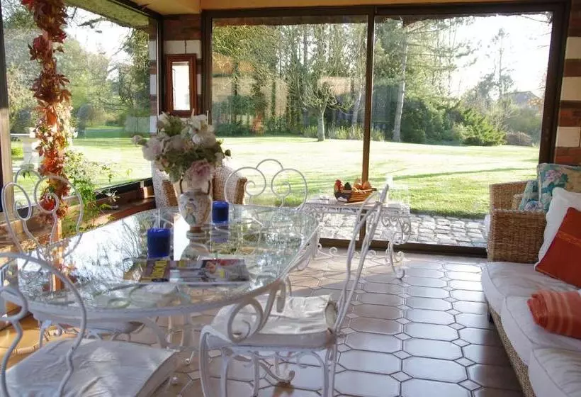 Aamiaismajoitus (B&B) La Commanderie