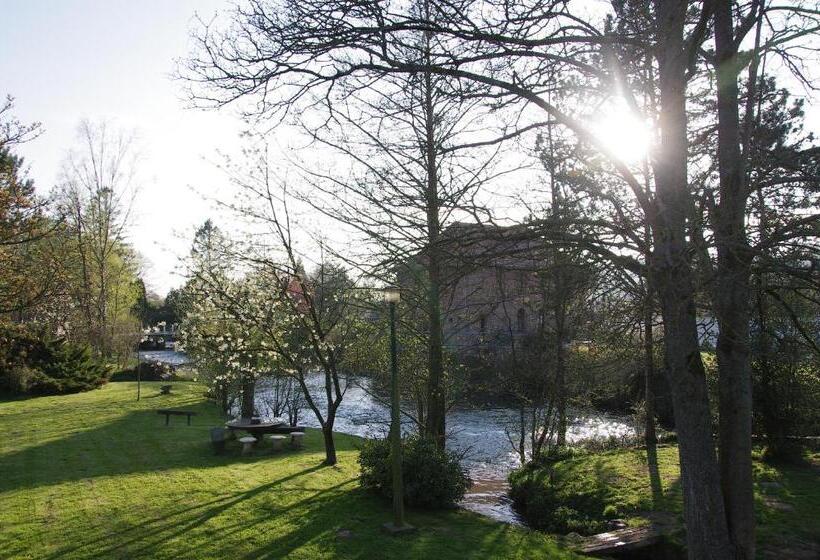 ベッドアンドブレックファースト La Commanderie