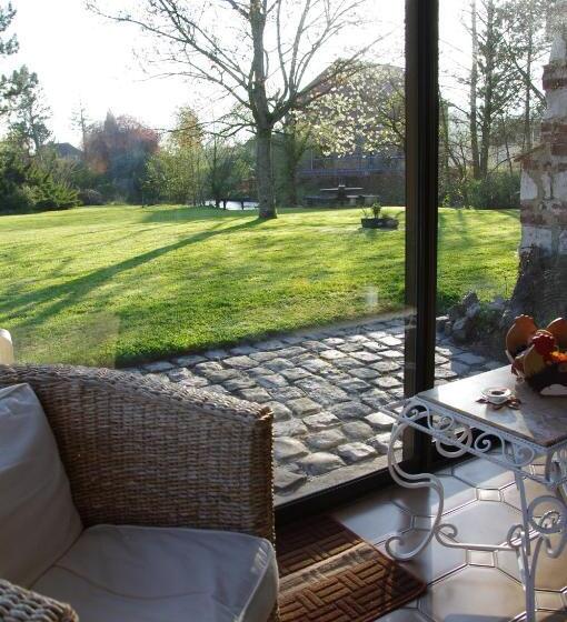 ベッドアンドブレックファースト La Commanderie