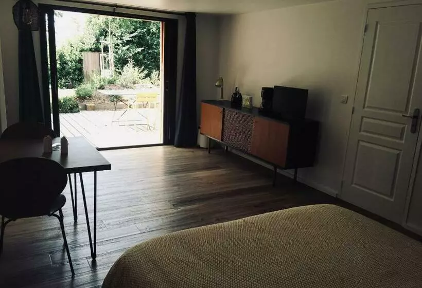 ベッドアンドブレックファースト Les Chambres D Hôtes De Bordustard