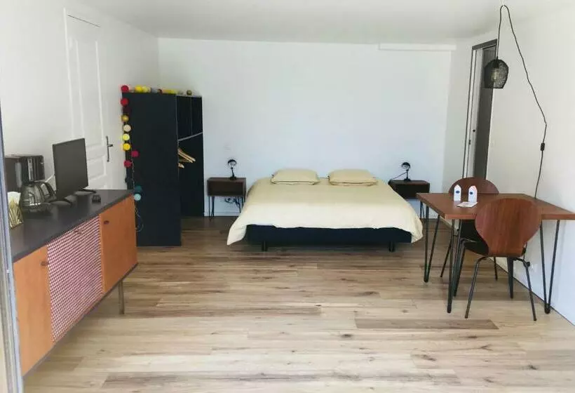 ベッドアンドブレックファースト Les Chambres D Hôtes De Bordustard