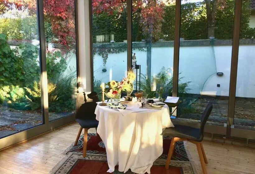 Aamiaismajoitus (B&B) Room Art Lovers