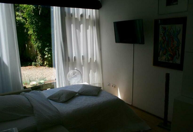 住宿加早餐  Room Art Lovers