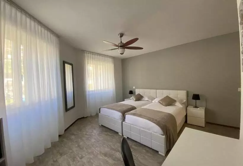 Hotelli Albergo Stazione