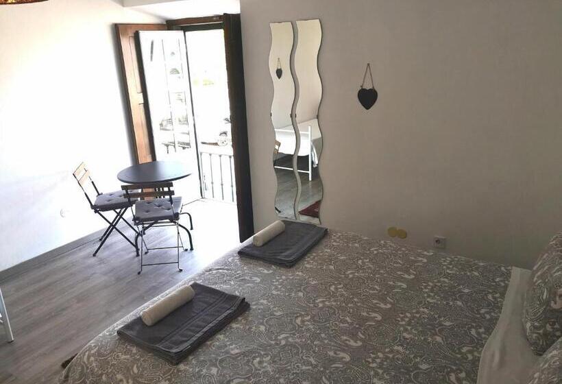 پانسیون Taah Billa Guest House