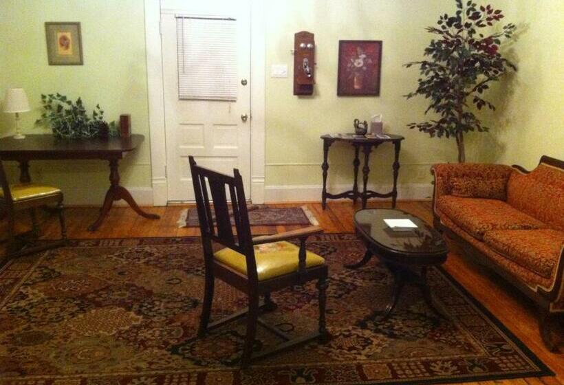 فندق صغير Brooks House Suites