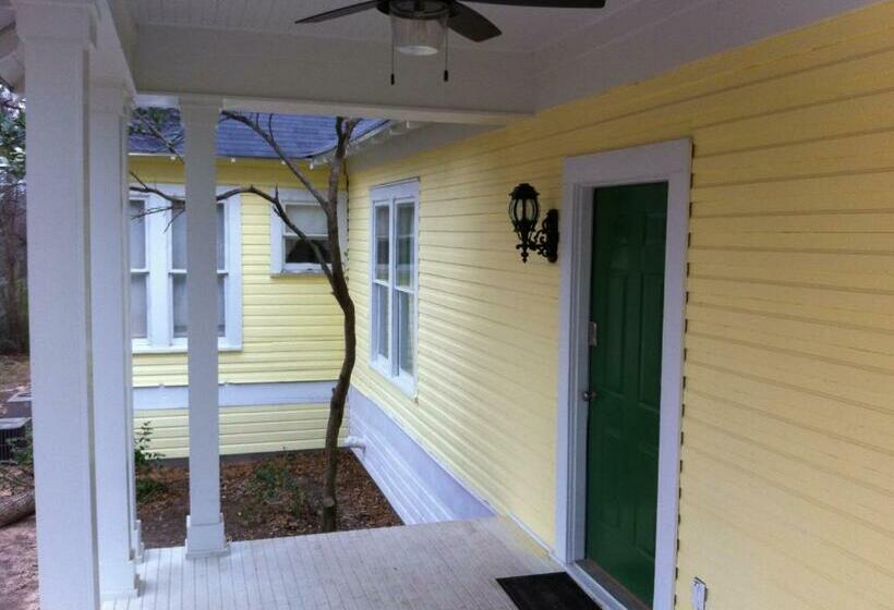 فندق صغير Brooks House Suites