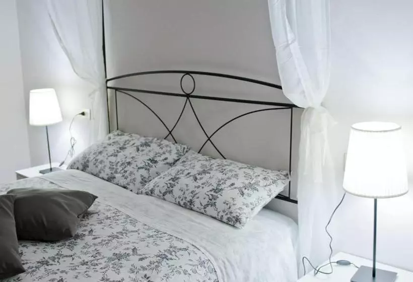 Aamiaismajoitus (B&B) Dimora Nel Borgo