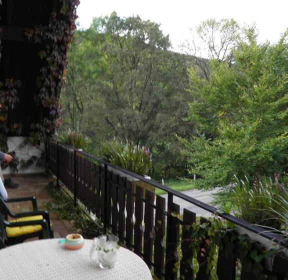 مبيت وإفطار Gasthof Walhalja