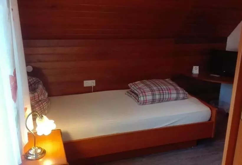 Aamiaismajoitus (B&B) Gasthof Walhalja