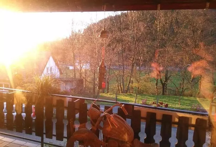 Aamiaismajoitus (B&B) Gasthof Walhalja