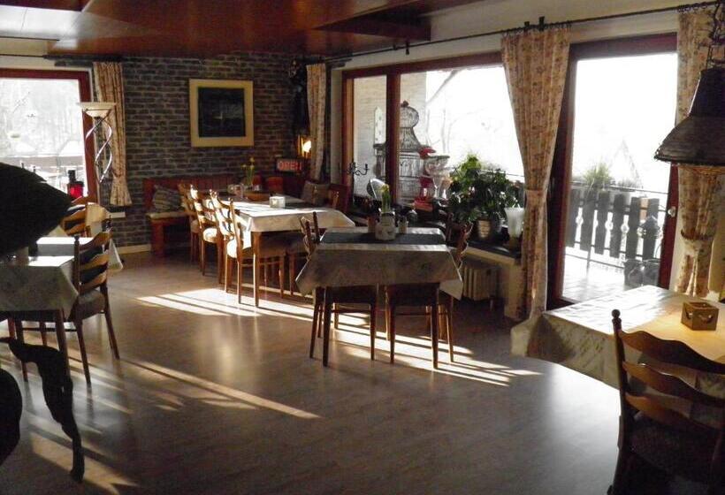 مبيت وإفطار Gasthof Walhalja