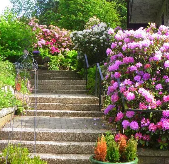 Aamiaismajoitus (B&B) Gasthof Walhalja