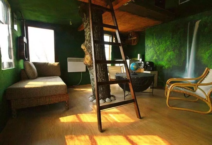 پانسیون Tree House Ramona & Fairytale Wooden House By Ljubljana